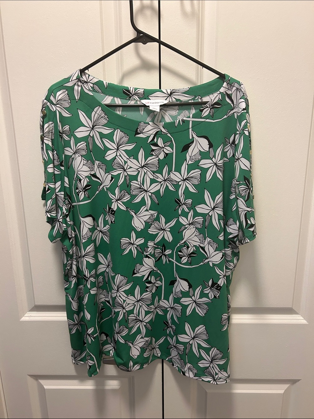 Liz Claiborne Green Floral Short Sleeve Tee